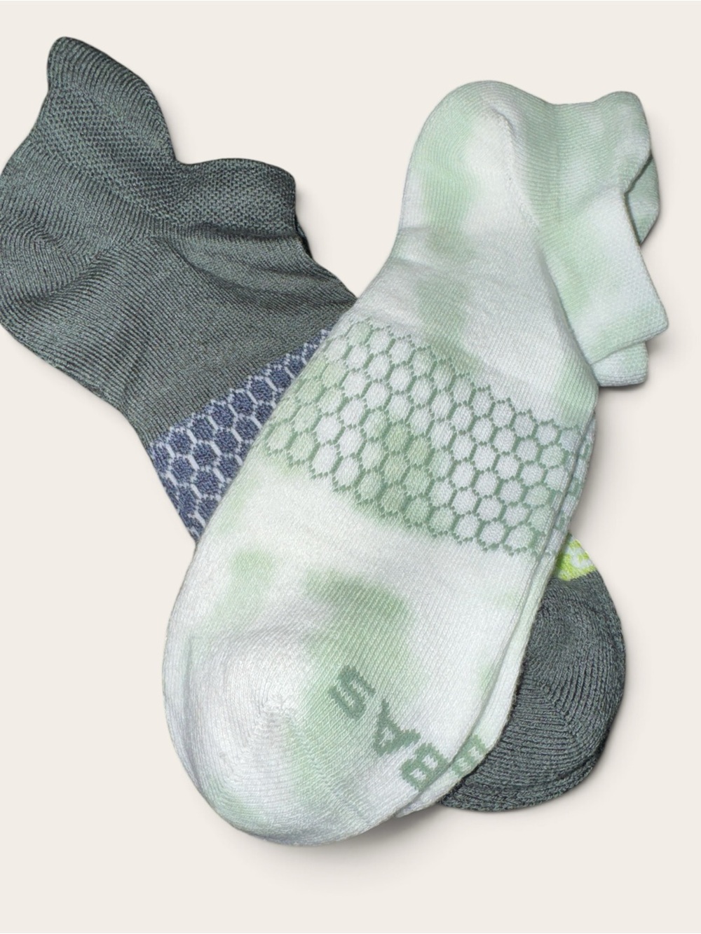NWOT SZ LG Bombas Low-Cut Performance Socks in Green and Gray
